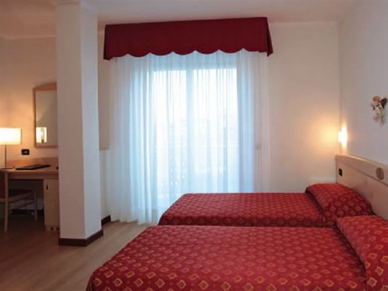 Hotel Helios リド・ディ・イエゾロ エクステリア 写真