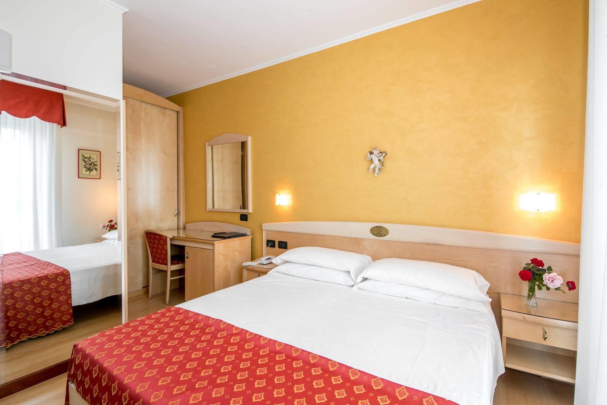 Hotel Helios リド・ディ・イエゾロ エクステリア 写真